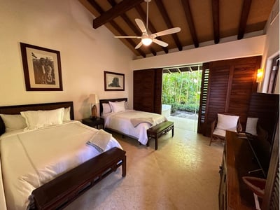 Luxury Villa Photo #40