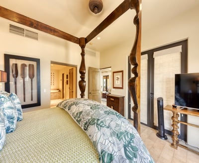 Luxury Villa Photo #18