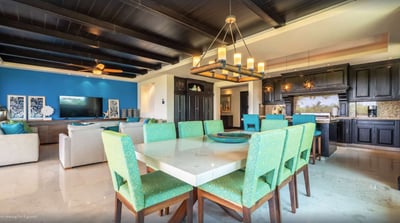 Luxury Villa Photo #6