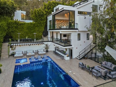 Luxury Villa Photo #4