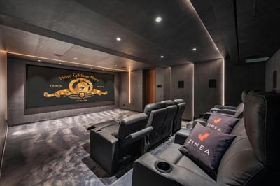 Luxury Villa Photo #32