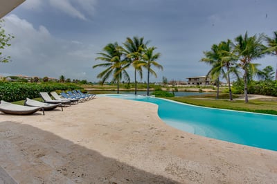 Luxury Villa Photo #8