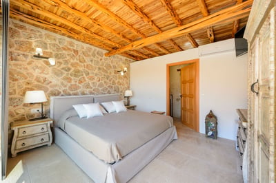 Luxury Villa Photo #40