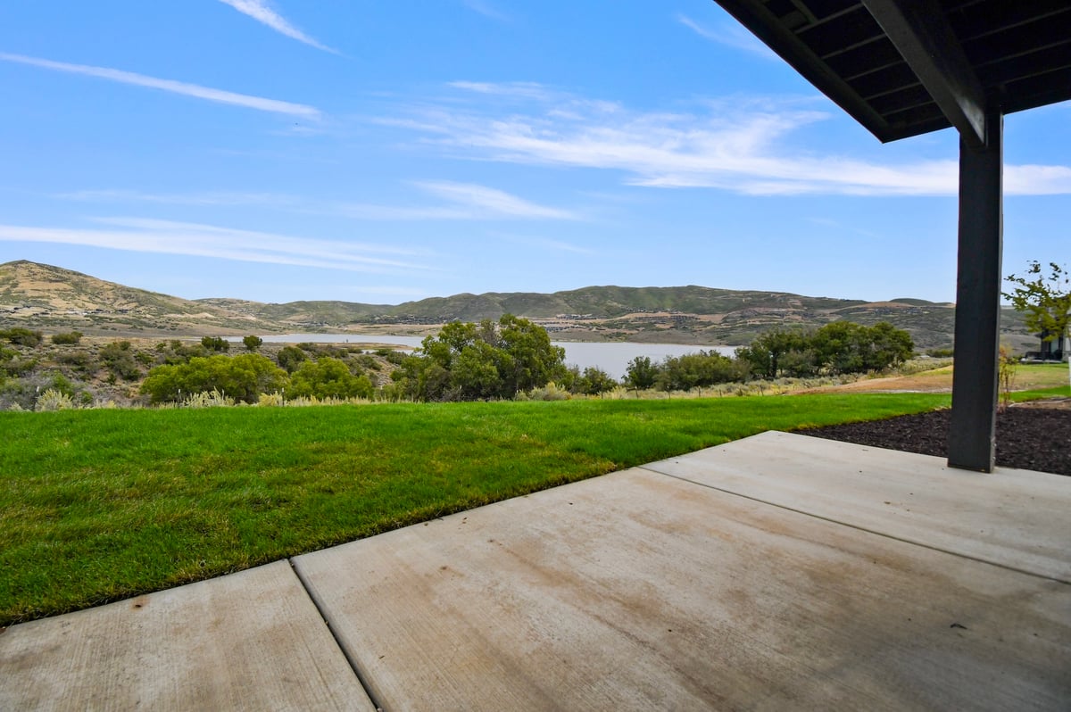 Mayflower Lakeside 942