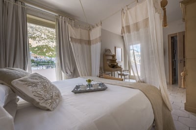 Luxury Villa Photo #40