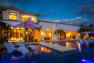 Luxury Villa Photo #7