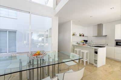 Luxury Villa Photo #18