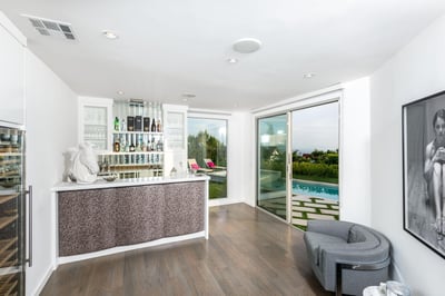 Luxury Villa Photo #8