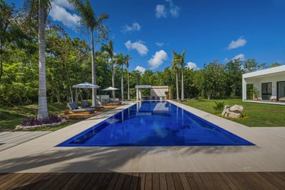 Luxury Villa Photo #4