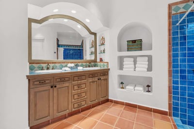Luxury Villa Photo #39