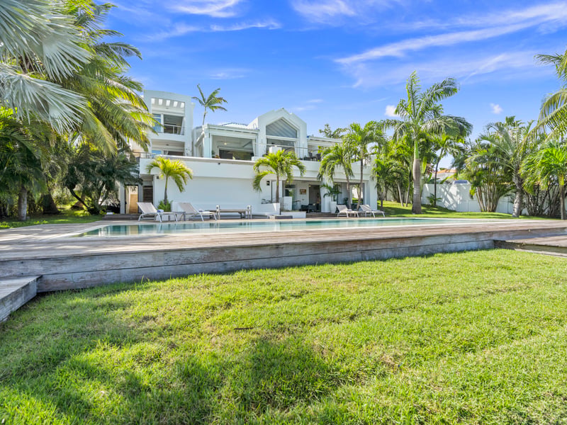 Abracadabra Estate