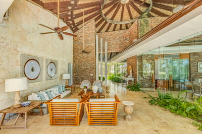 Luxury Villa Photo #13