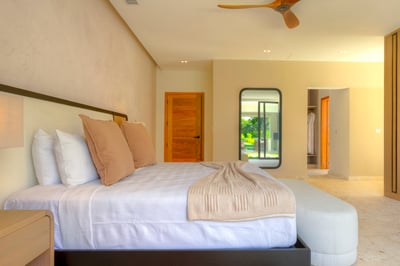 Luxury Villa Photo #21