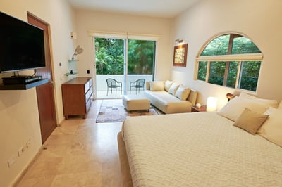 Luxury Villa Photo #32