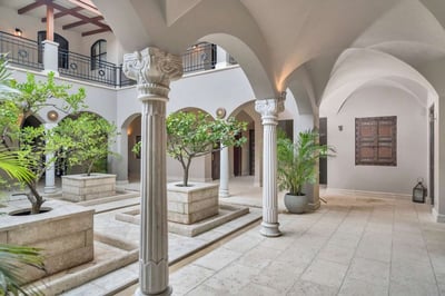Luxury Villa Photo #27