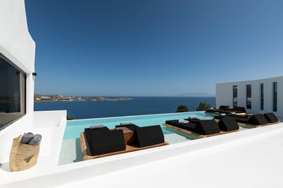 Luxury Villa Photo #4