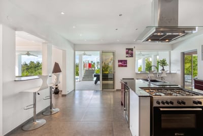 Luxury Villa Photo #13
