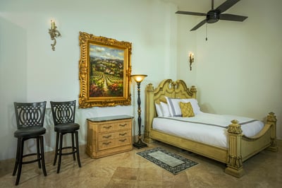 Luxury Villa Photo #30