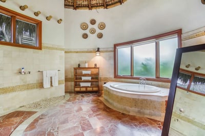 Luxury Villa Photo #44
