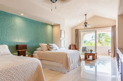 Luxury Villa Photo #48