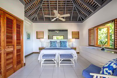 Luxury Villa Photo #16