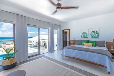 Luxury Villa Photo #9