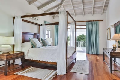 Luxury Villa Photo #22