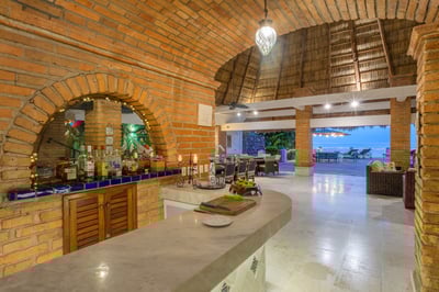 Luxury Villa Photo #22