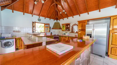 Kitchen & Dining Areas