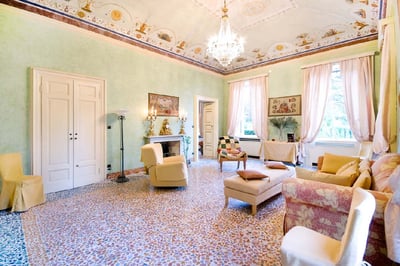 Luxury Villa Photo #28