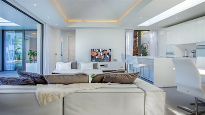 Luxury Villa Photo #23