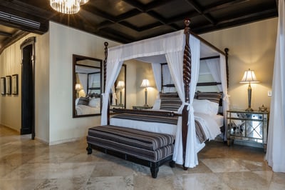 Luxury Villa Photo #46