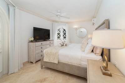 Luxury Villa Photo #8
