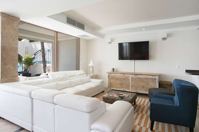 Luxury Villa Photo #18