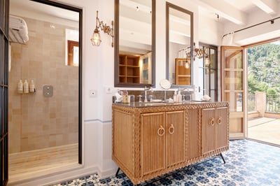 Luxury Villa Photo #40