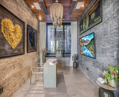 Luxury Villa Photo #27