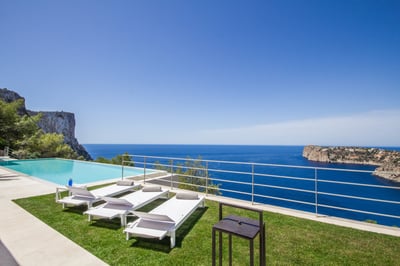 Luxury Villa Photo #5