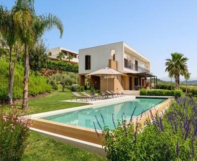 Luxury Villa Photo #3