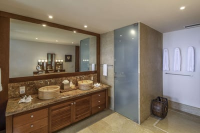 Luxury Villa Photo #37