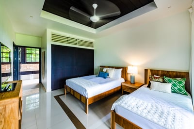 #4. Queen Bed + Single Twin Bed, Ensuite Bathroom, TV, Balcony, AC, Ceiling Fan.