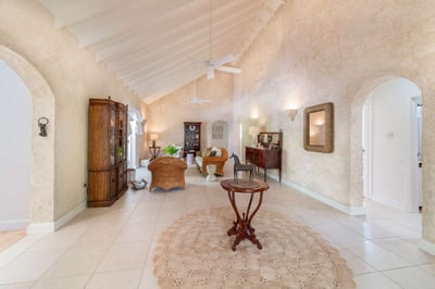 Luxury Villa Photo #14