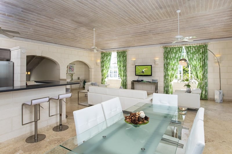 Royal Villa 1 | Swansway