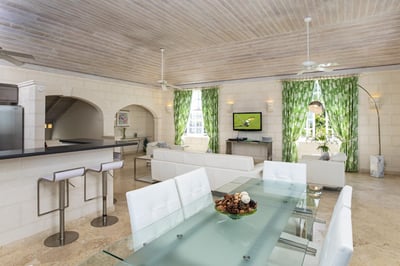 Luxury Villa Photo #12