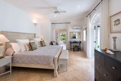 Luxury Villa Photo #10