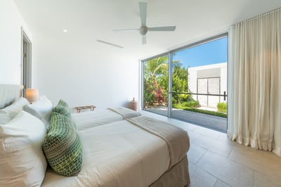 Luxury Villa Photo #33