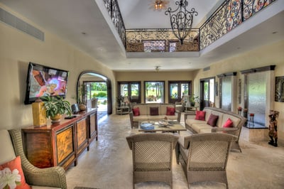 Luxury Villa Photo #18