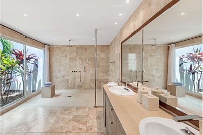 Luxury Villa Photo #29