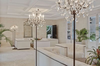Luxury Villa Photo #32
