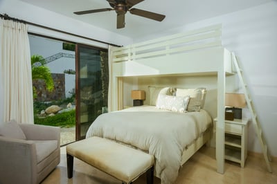 Luxury Villa Photo #19