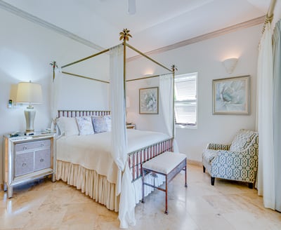 Luxury Villa Photo #23